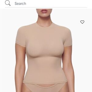 nude skims fits everybody tee